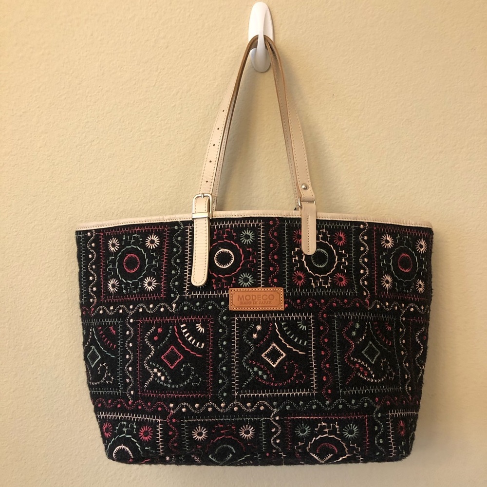 Modeco Japan Embroidered Purse
